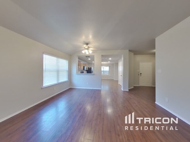 Photo - 2901 Mockingbird St