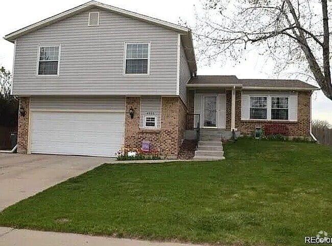 Building Photo - Beautiful Furnished 6 bedroom Home all inc...