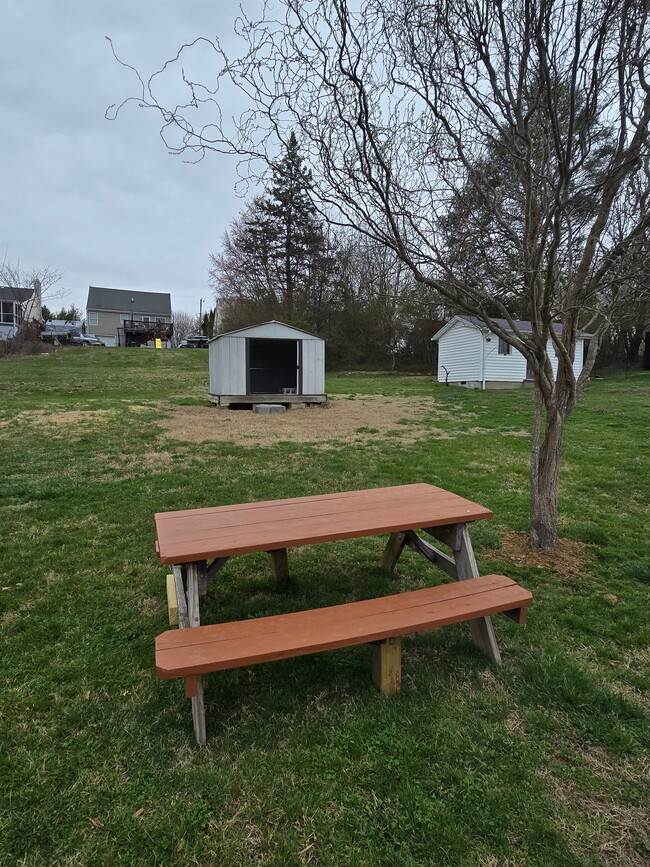 Photo - 1405 Newton St