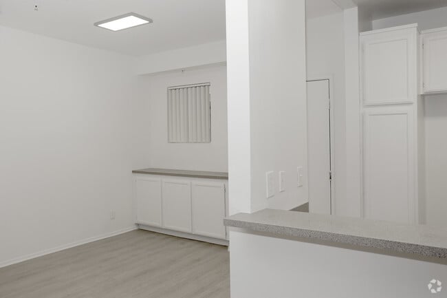 1BR, 1BA - 675 SF