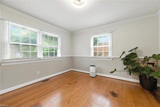 Photo - 707 Lipton Dr