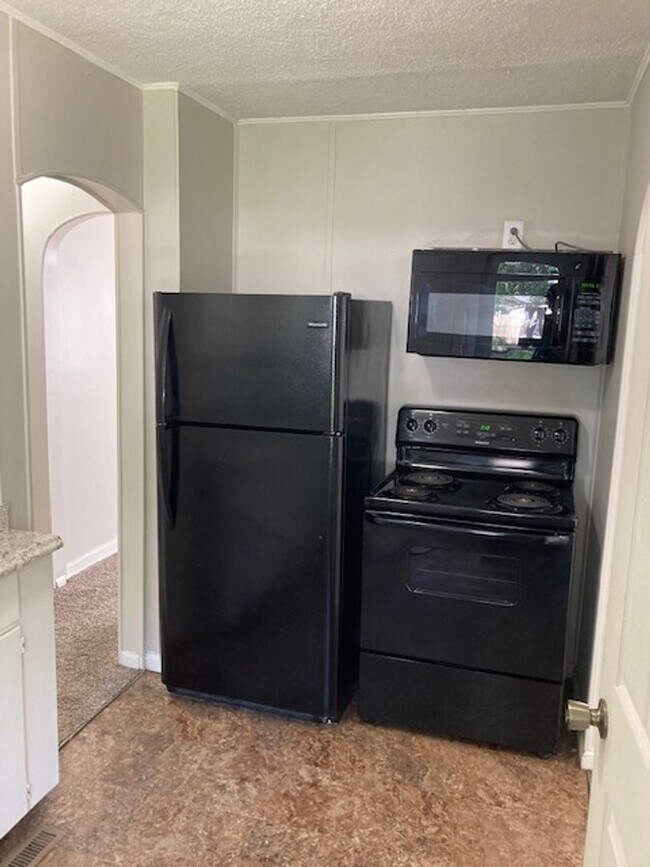 Photo - Great 2 Bedroom 1 Bath + 2 Non conforming bedrooms