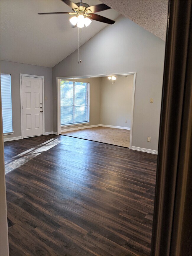 Photo - 18115 Poppy Trails St