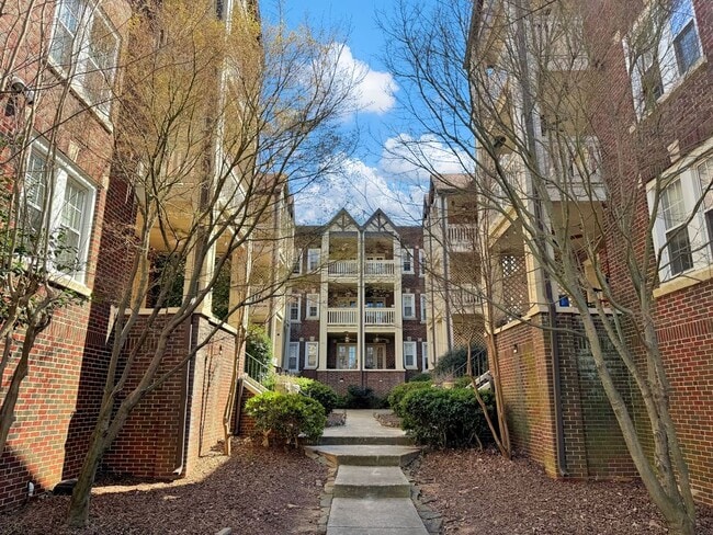 Building Photo - 2809 13th Ave S Unit F3 Rental