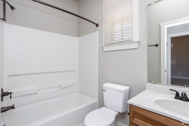 3BR, 3BA - 1,426SF - Primary Bathroom