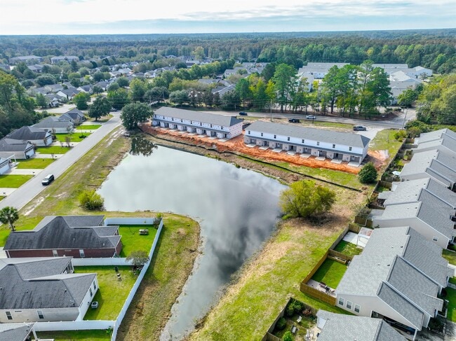 Building Photo - 443 3rd Loop Rd