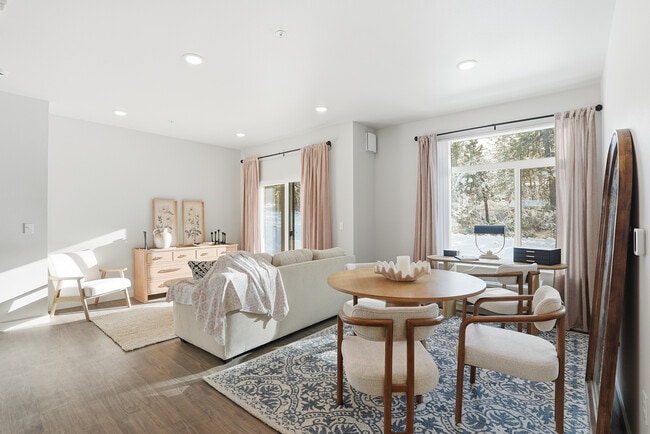 Building Photo - 31 South