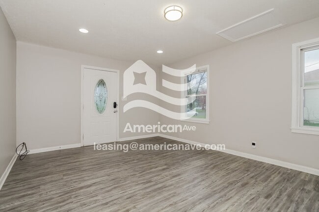 Photo - 701 19th Ave