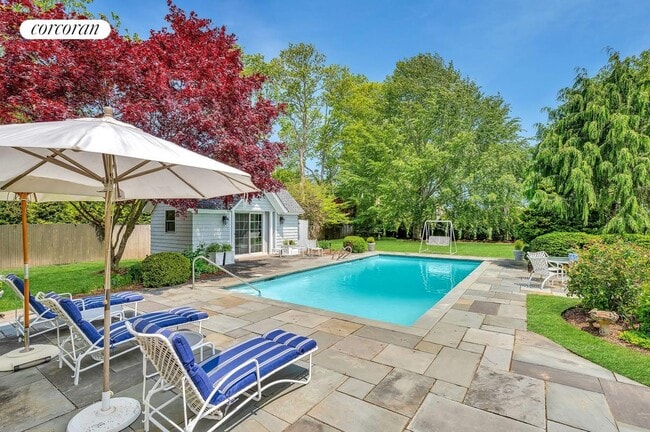 Photo - 35 Toylsome Ln