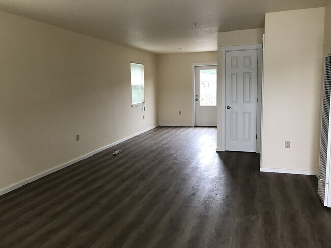 2758 Central Ave