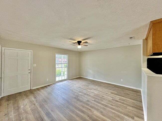 Photo - 2600 Deborah Dr
