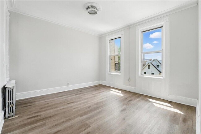 Photo - 335 47th St Unit 3