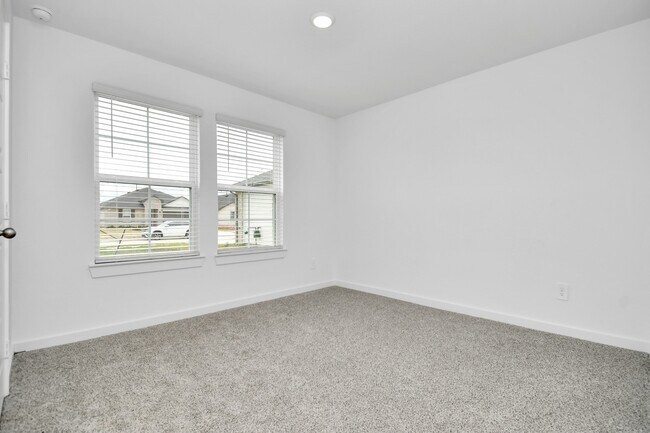 Photo - 1123 Briscoe Ct