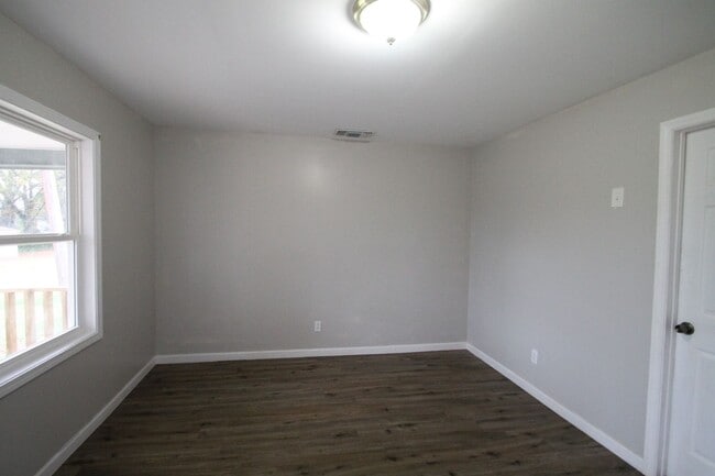 Photo - 1701 Springdale Rd