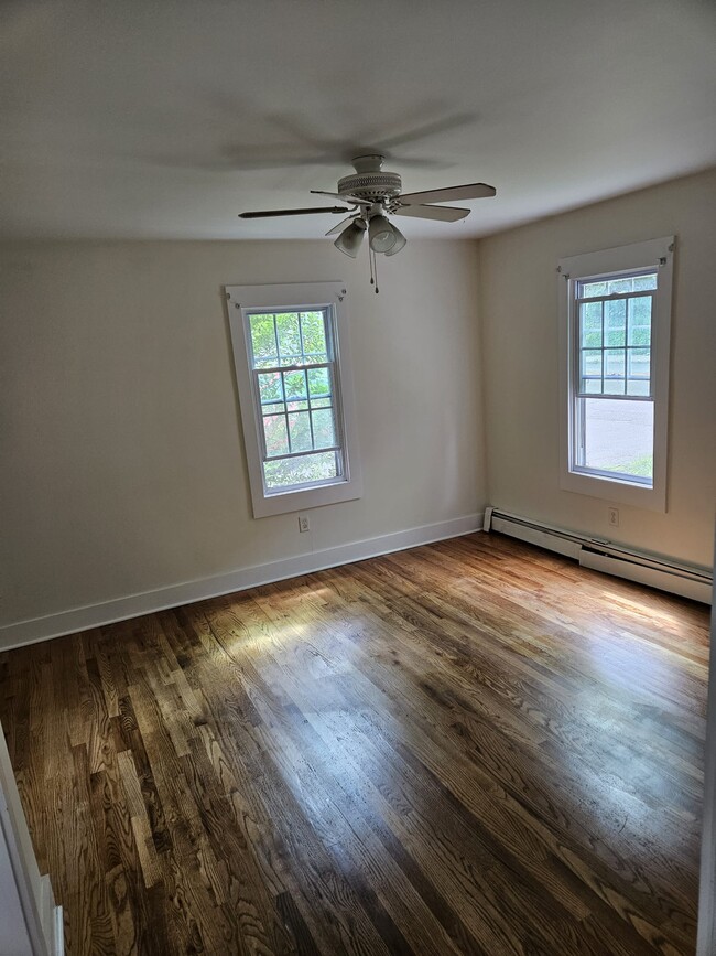 Living Room - 164-2 Bridgeport Ave Unit 1st FL