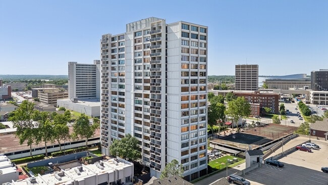 Photo - 410 W 7th St Townhome