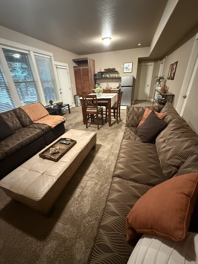 Photo - 2320 Crestview Dr