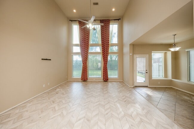 Photo - 4019 Windmill Creek Dr