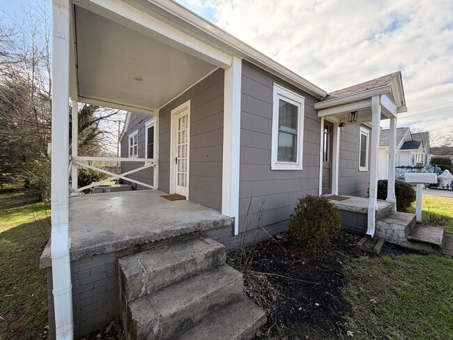 Photo - 822 Radford Pl