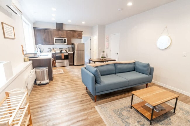 Building Photo - 5177 NE 14th Pl Rental