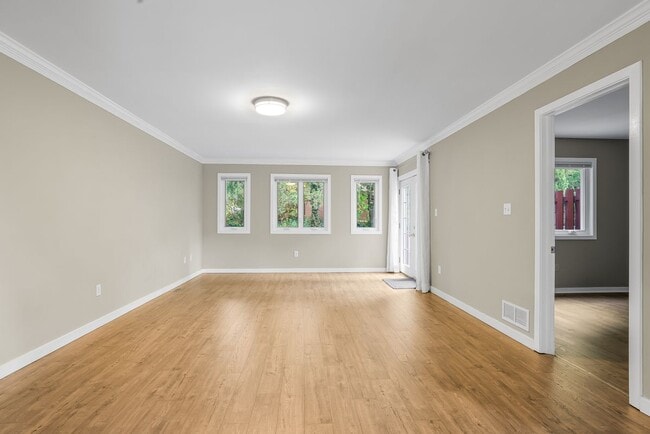 Photo - 363 Chickory Way