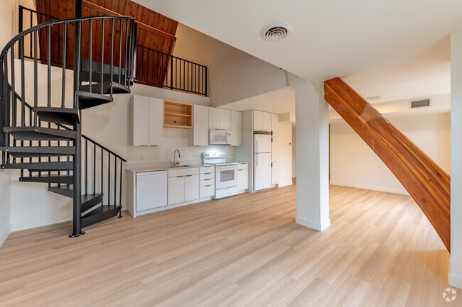 1BR, 1BA - 1,291SF - Kitchen/Living Room