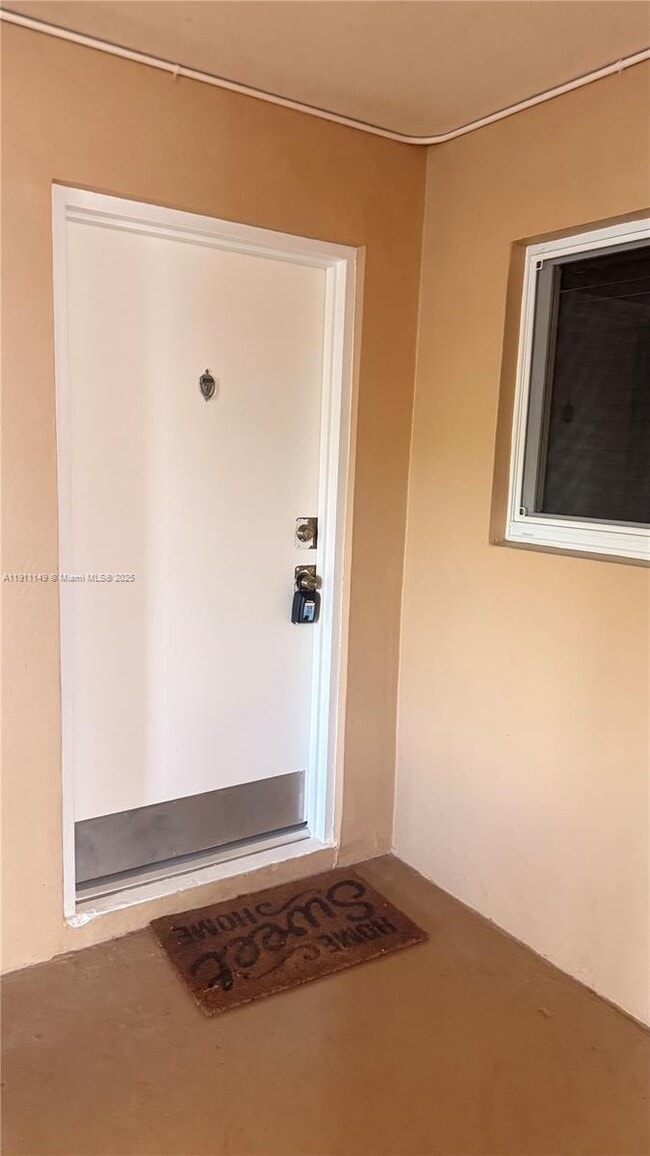 Building Photo - 7400 Miami Lakes Dr Unit D303