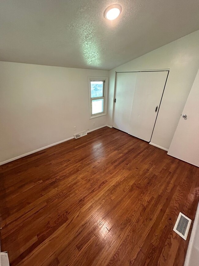 Photo - 3 Bed 1.5 Bath 1 Car Garage $1395.00