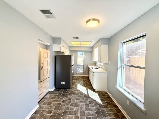 Photo - 5359 Friar Tuck Dr