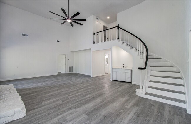 Photo - 619 River Plantation Dr