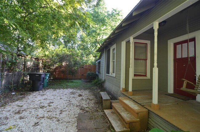 Photo - 1130 E 23rd St