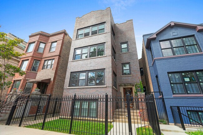 Building Photo - 2618 N Mozart St Unit G Rental
