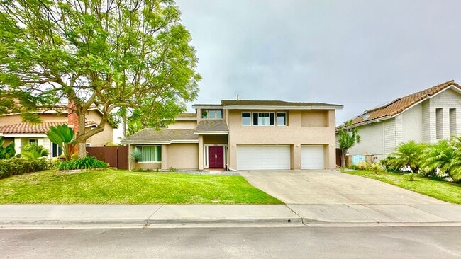 Spacious Two-Story Home with Three-Car Att... - Spacious Two-Story Home with Three-Car Att...