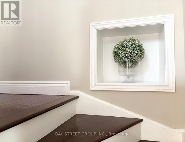Photo - 3620 Cherrington Crescent