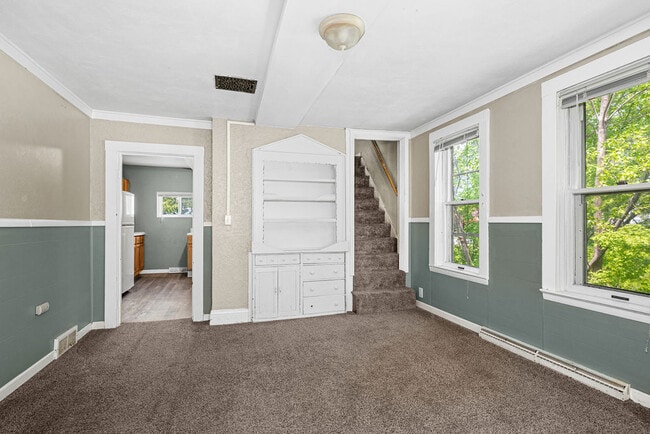 Photo - 621 E 10th St