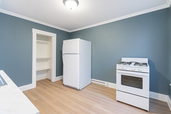 Photo - 173 Elm St Unit 3LR