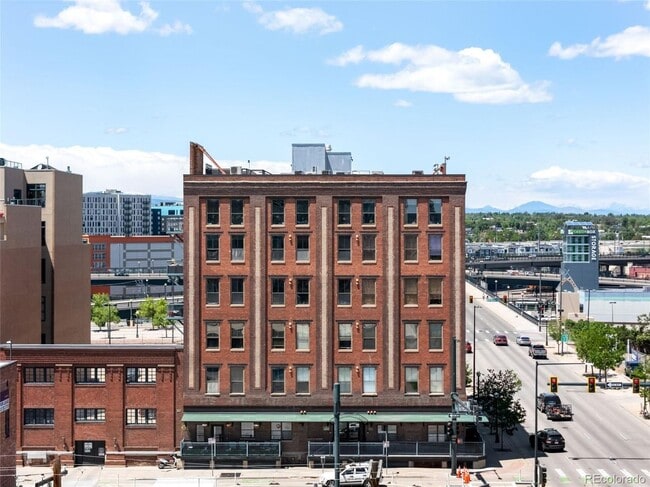 Building Photo - Blake Unit Blake 2G