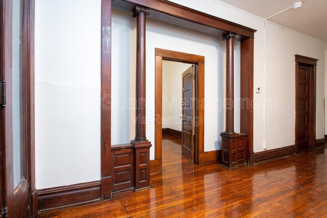 Photo - 3224 E Oakland Ave