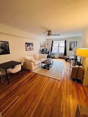 Building Photo - 25 W 13th St Rental