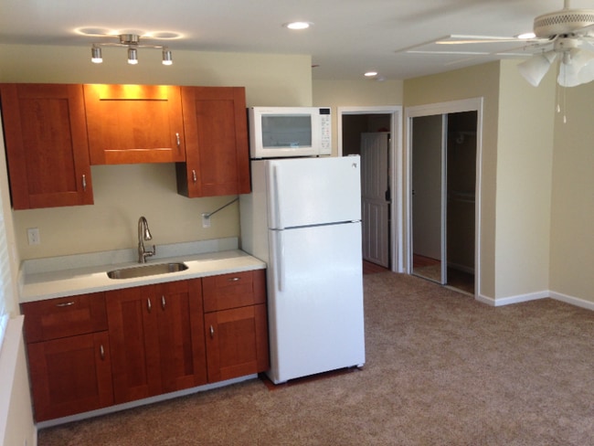 Building Photo - 809 Reichert Ave Rental