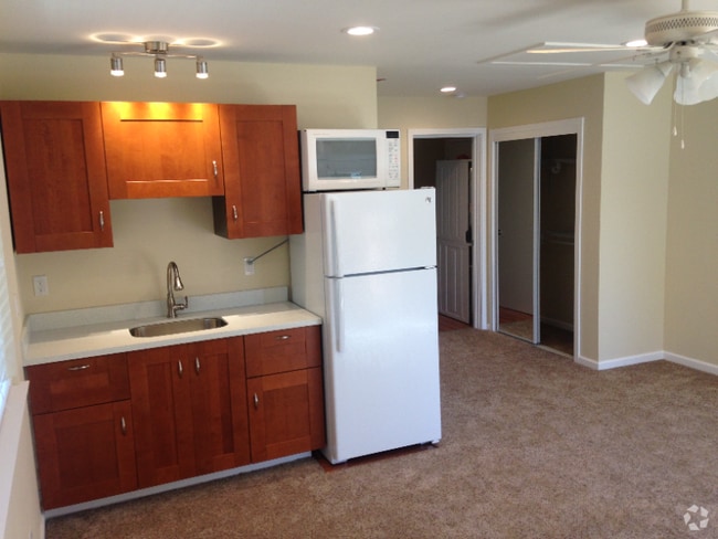 Building Photo - 809 Reichert Ave Rental