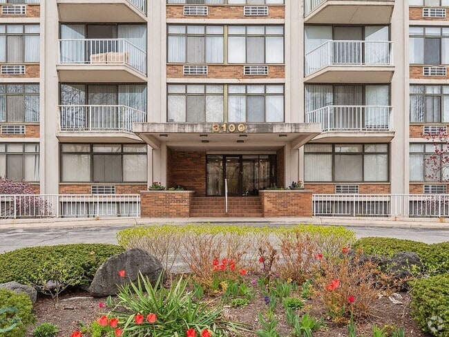 Building Photo - 3100 S King Dr Unit 104 Rental