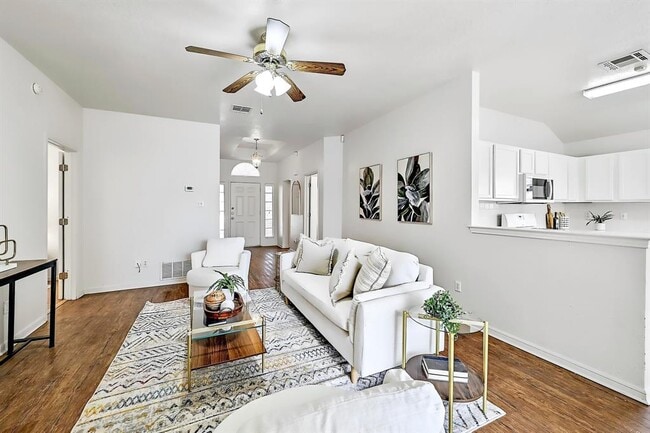 Photo - 117 Rosemary Cove