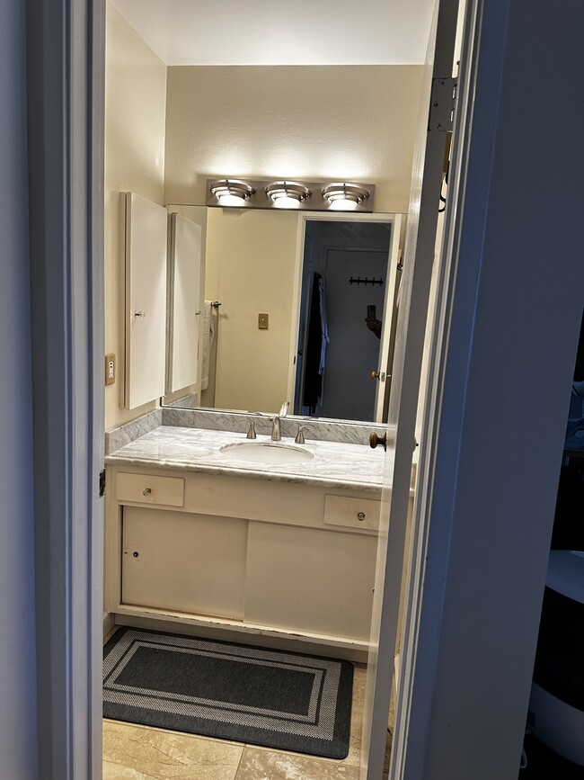 Photo - 932 Peninsula Ave Unidad 932 peninsula ave apt 404