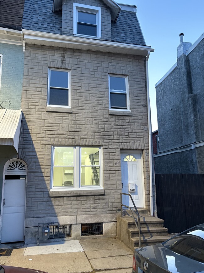 Photo - 362 N Front St Townhome