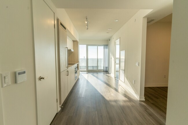 Photo - 138-4138 Downes St