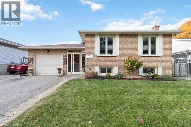 Photo - 34 Sympatica Crescent