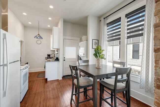 Photo - 732 Lamar St