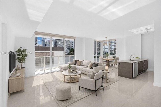 Building Photo - 55 SE 6th St Unit 1202