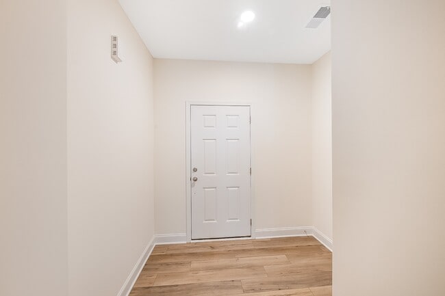 Photo - 3 Bedroom Townhome with Garage Angier